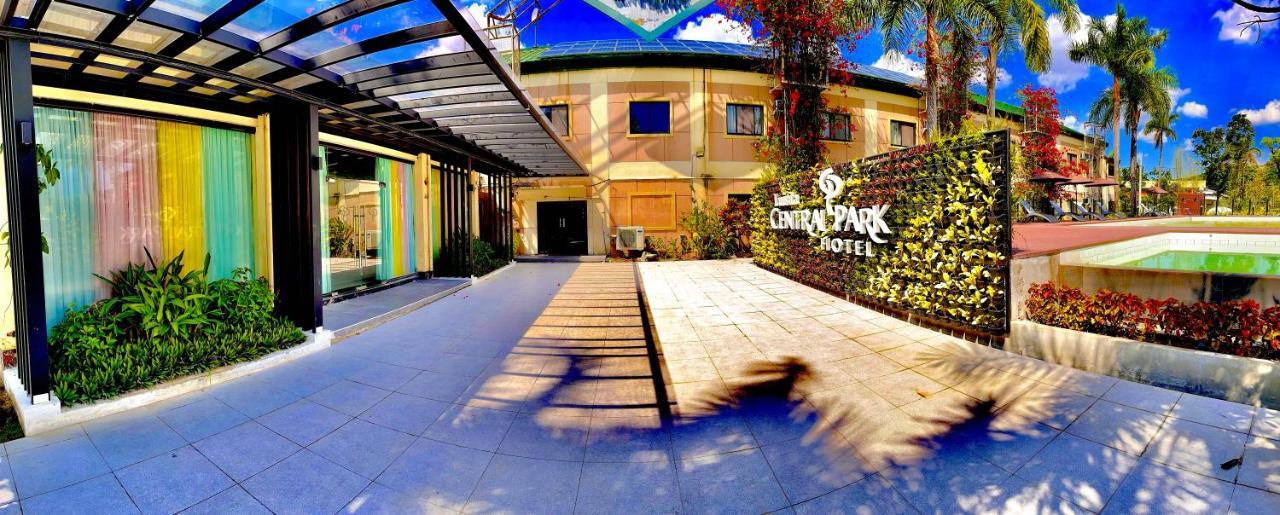 Luisita Central Park Hotel Tarlac City Exterior photo