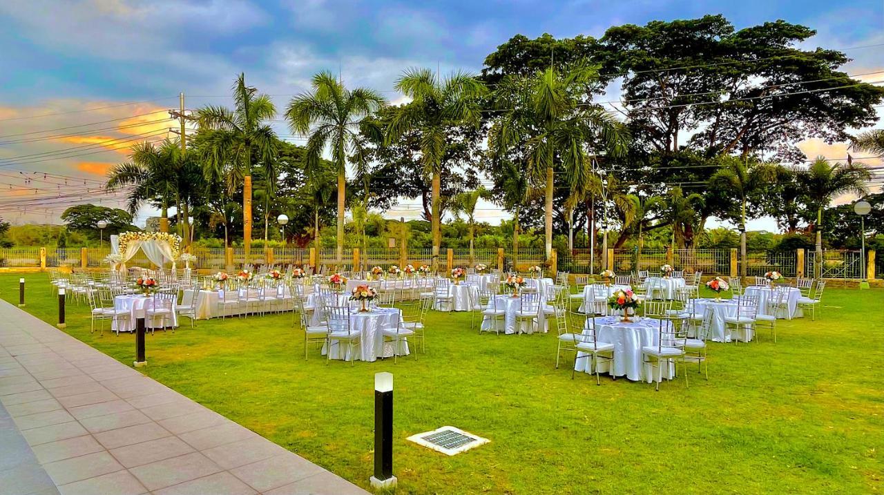 Luisita Central Park Hotel Tarlac City Exterior photo