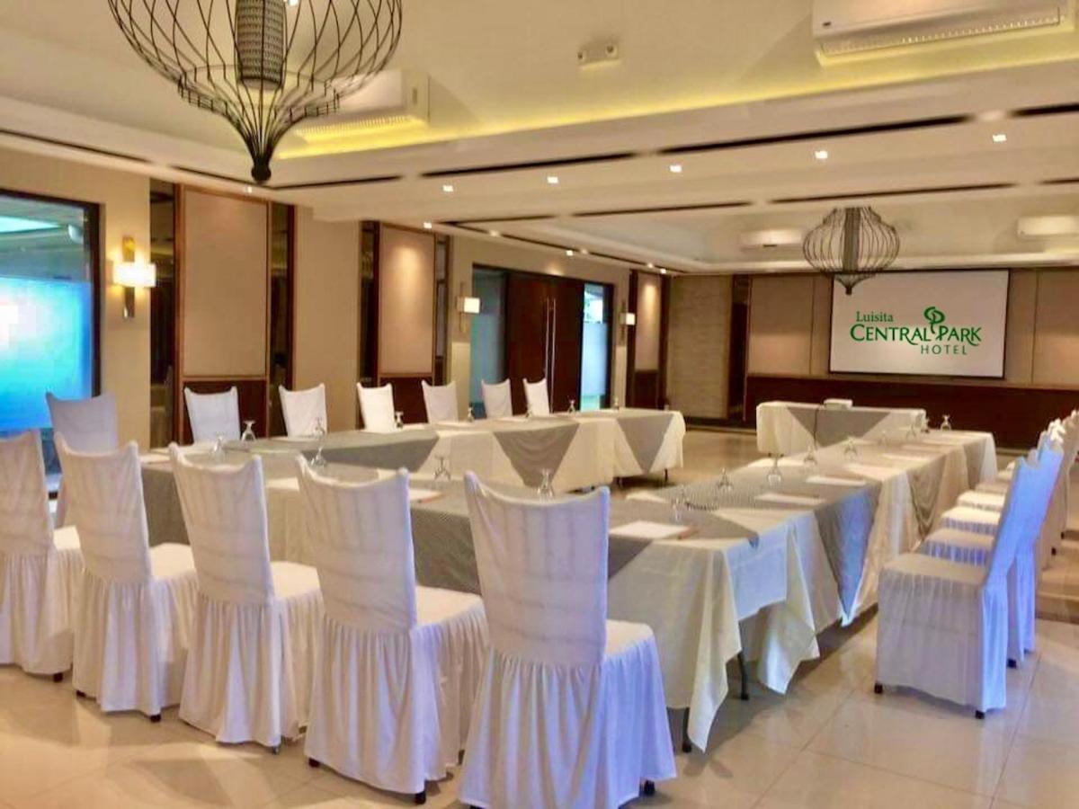 Luisita Central Park Hotel Tarlac City Exterior photo