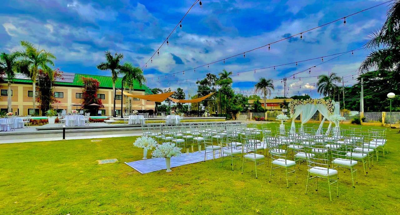 Luisita Central Park Hotel Tarlac City Exterior photo