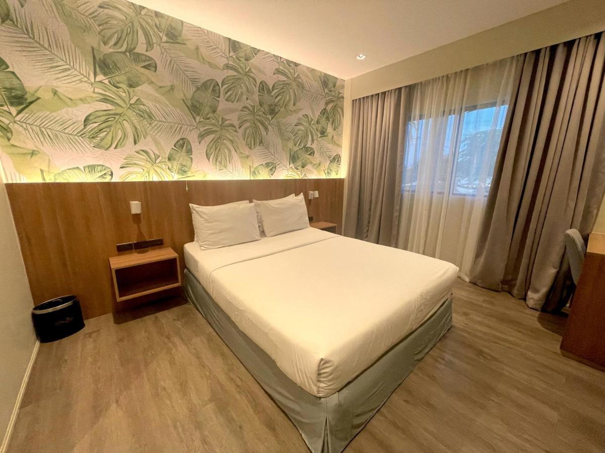 Luisita Central Park Hotel Tarlac City Exterior photo