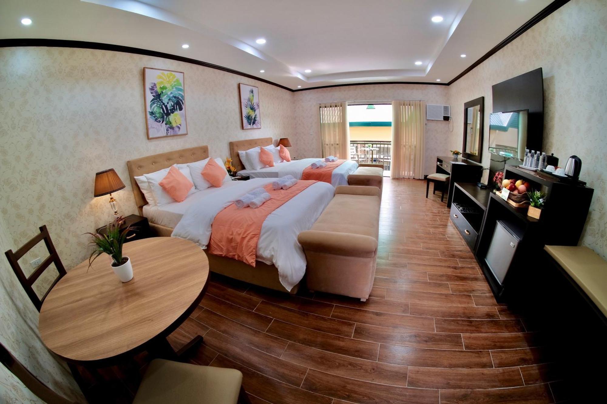 Luisita Central Park Hotel Tarlac City Room photo