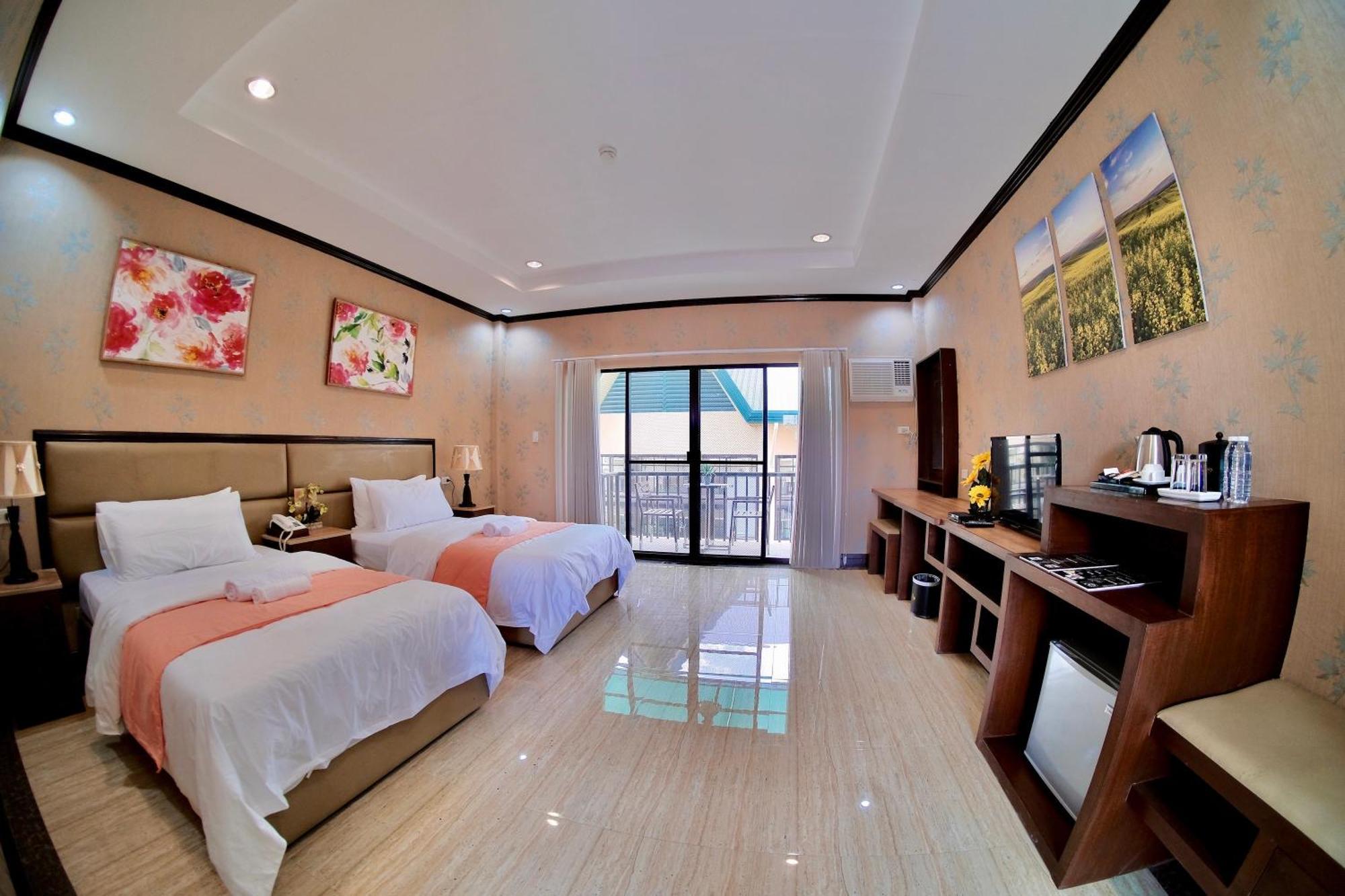Luisita Central Park Hotel Tarlac City Room photo