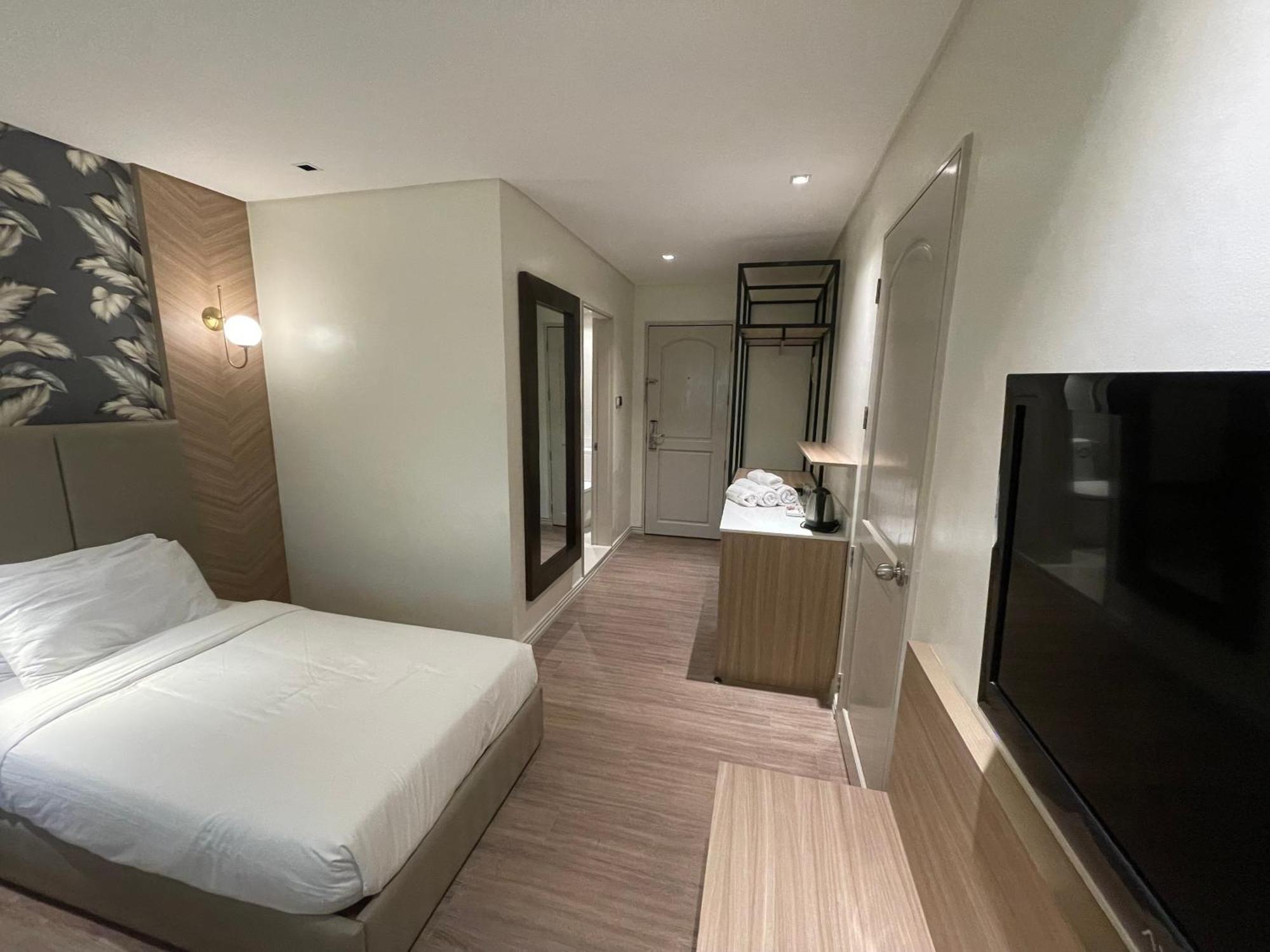 Luisita Central Park Hotel Tarlac City Room photo