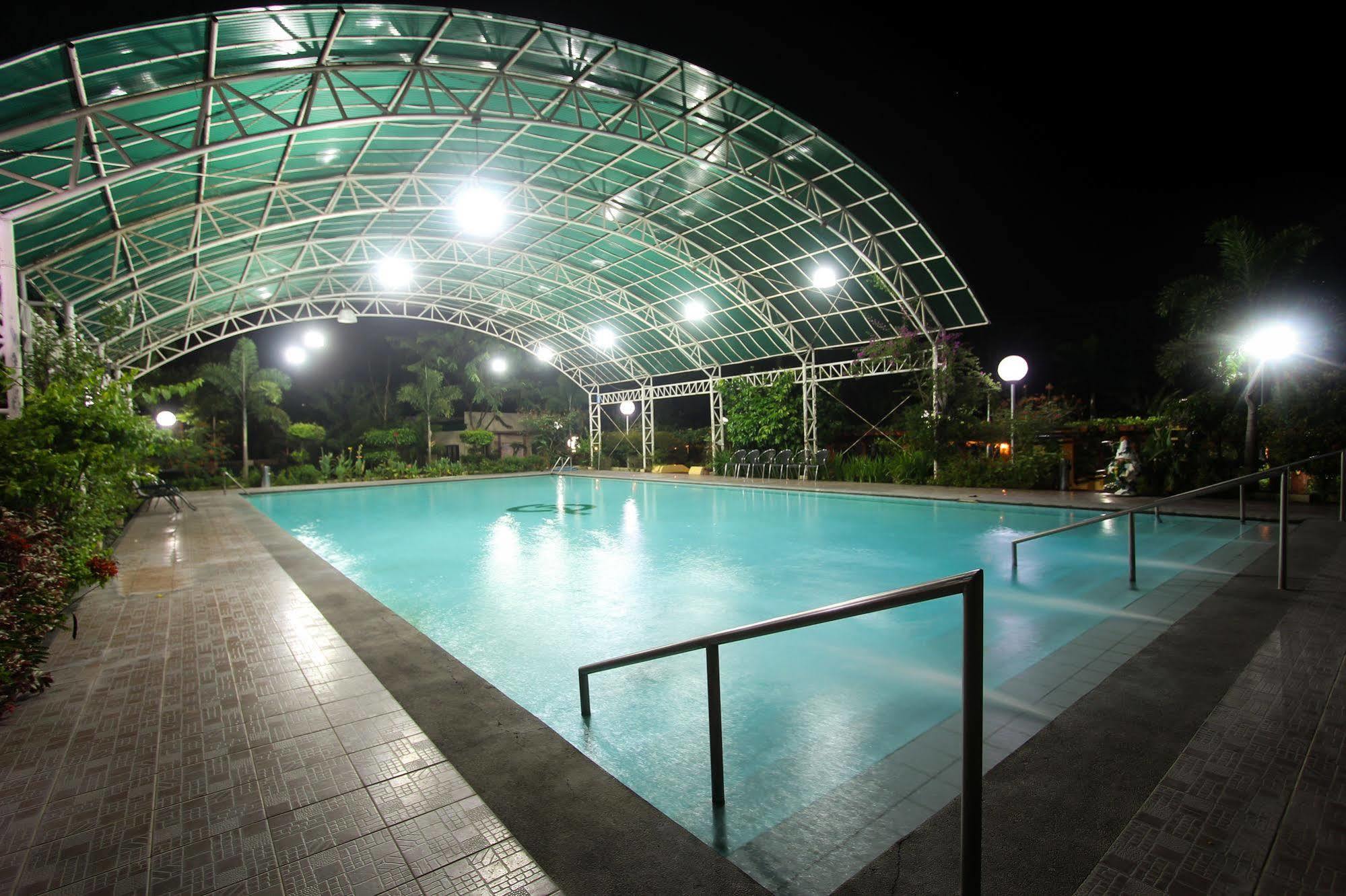 Luisita Central Park Hotel Tarlac City Exterior photo